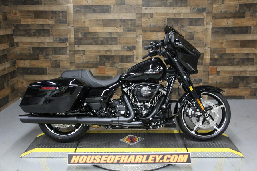 2024 Harley-Davidson Street Glide® Vivid Black - Black Finish