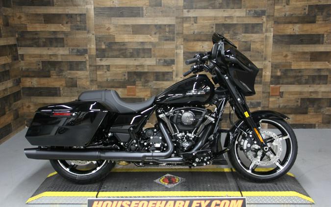 2024 Harley-Davidson Street Glide® Vivid Black - Black Finish