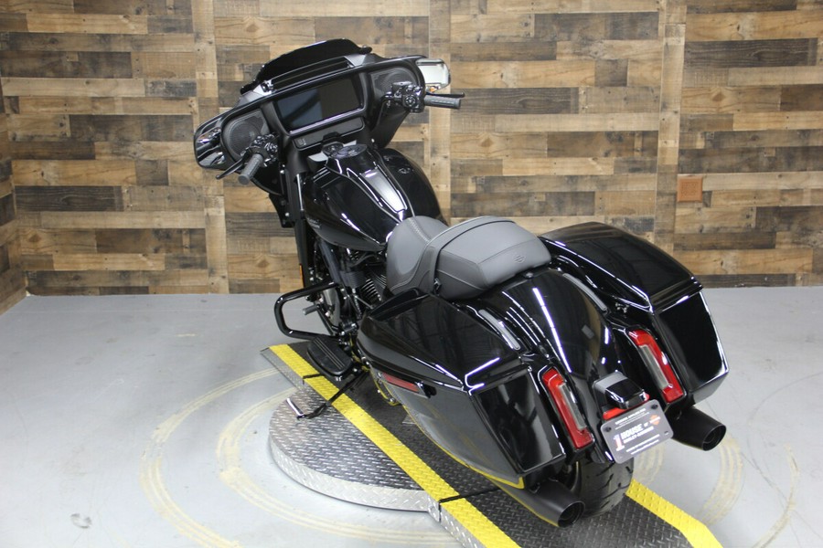 2024 Harley-Davidson Street Glide® Vivid Black - Black Finish