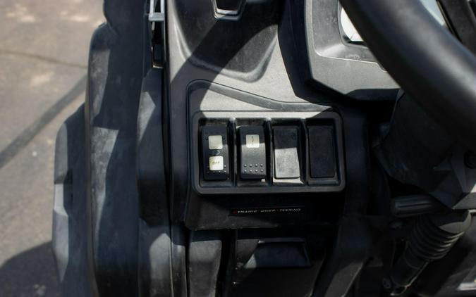 2023 CAN-AM DEFENDER MAX XMR HD10