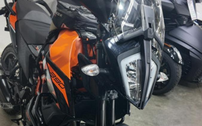 2024 KTM Adventure 390