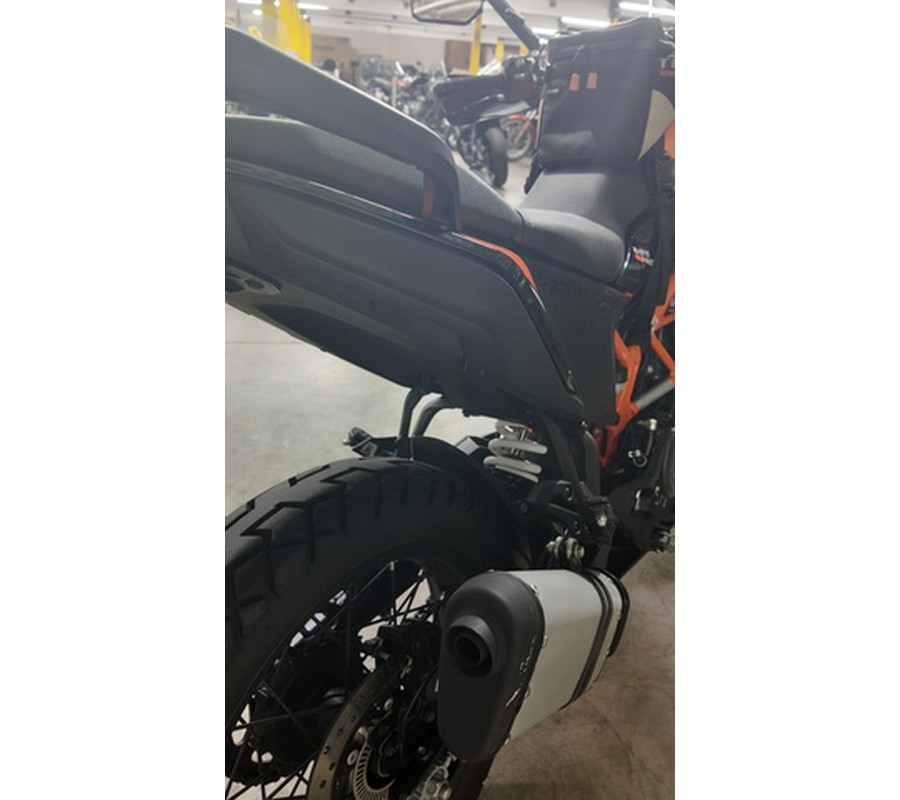 2024 KTM Adventure 390
