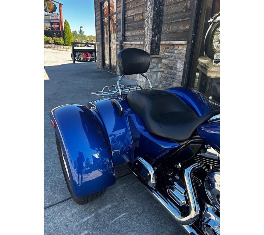 2015 Harley-Davidson FREEWHEELER FLRT