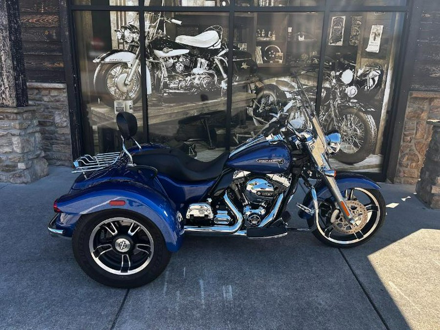 2015 Harley-Davidson FREEWHEELER FLRT