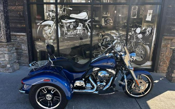 2015 Harley-Davidson FREEWHEELER FLRT