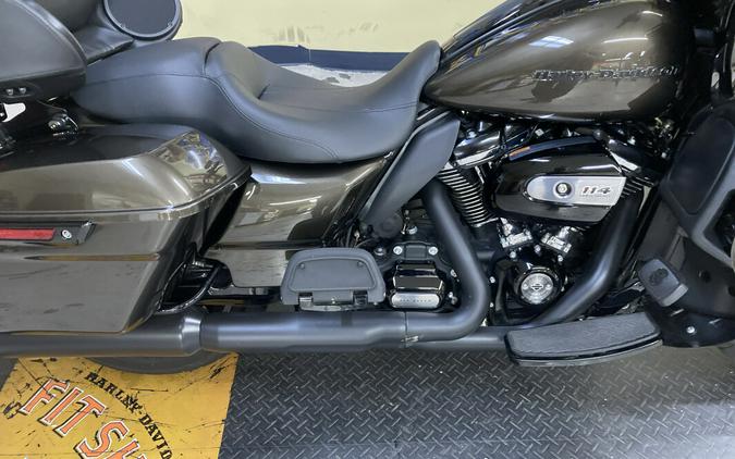 2020 Harley-Davidson Road Glide Limited River Rock Gray