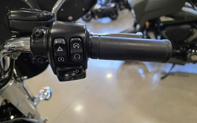 2017 Harley-Davidson Trike FLRT - Freewheeler