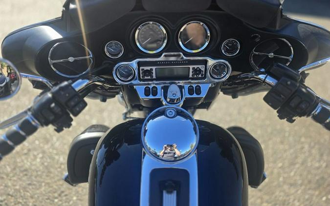 2013 Harley-Davidson Trike FLHTCUTG - Tri Glide Ultra Classic