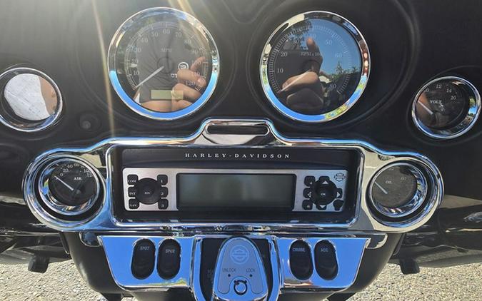 2013 Harley-Davidson Trike FLHTCUTG - Tri Glide Ultra Classic
