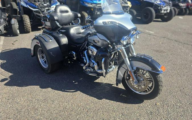 2013 Harley-Davidson Trike FLHTCUTG - Tri Glide Ultra Classic