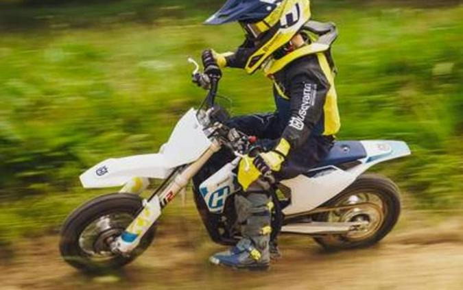 2024 Husqvarna® EE 3