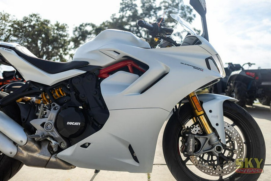 2022 Ducati SuperSport 950 S White Silk fairing