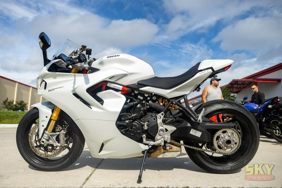 2022 Ducati SuperSport 950 S White Silk fairing