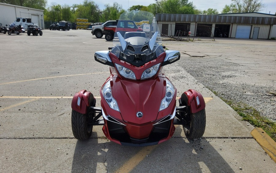 2016 Can-Am™ Spyder RT S