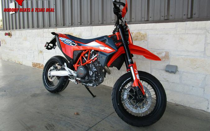 2024 KTM 690 SMC R