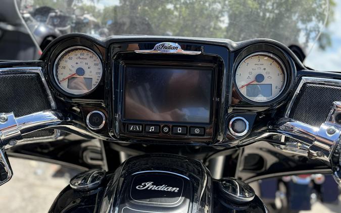 2017 Indian Motorcycle ROADMASTER CLASSIC THUNDER BLK 49ST Classic