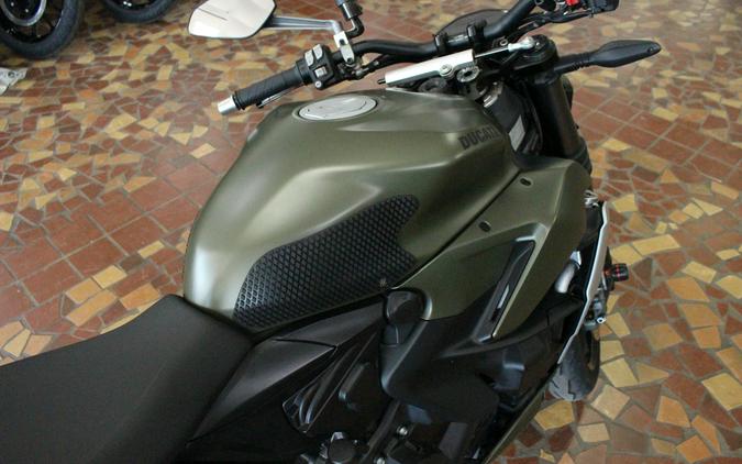 2023 Ducati Streetfighter V2 Storm Green - PB003907