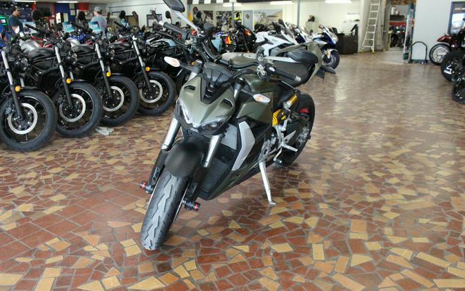 2023 Ducati Streetfighter V2 Storm Green - PB003907