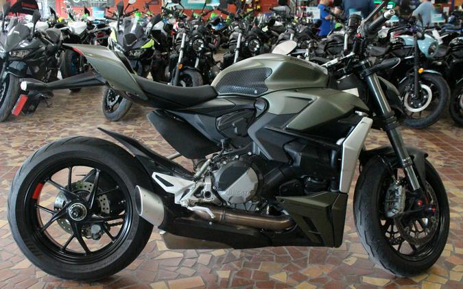 2023 Ducati Streetfighter V2 Storm Green - PB003907