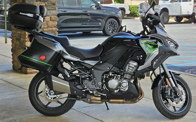 2022 Kawasaki Versys® 1000 SE LT+