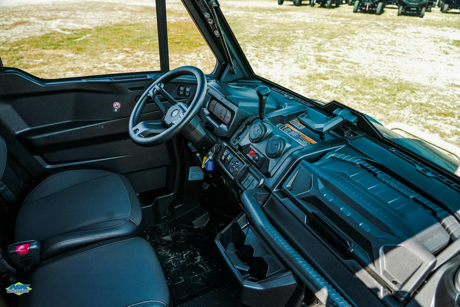 2025 Can-Am® Defender MAX Limited HD10 Desert Tan & Stealth Black