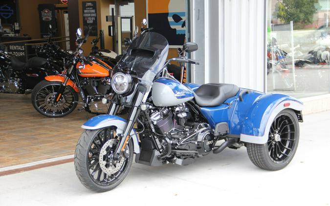 2023 Harley-Davidson Freewheeler Bright Billiard Blue/Billiard Gray – Black