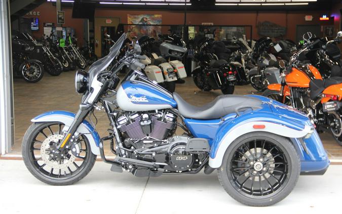 2023 Harley-Davidson Freewheeler Bright Billiard Blue/Billiard Gray – Black