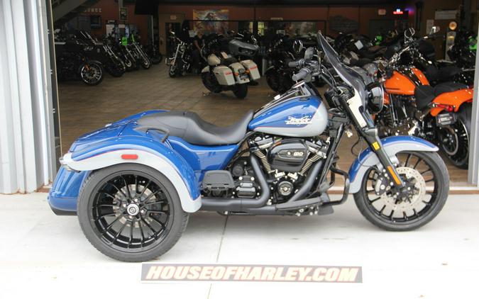 2023 Harley-Davidson Freewheeler Bright Billiard Blue/Billiard Gray – Black