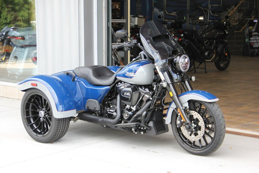 2023 Harley-Davidson Freewheeler Bright Billiard Blue/Billiard Gray – Black