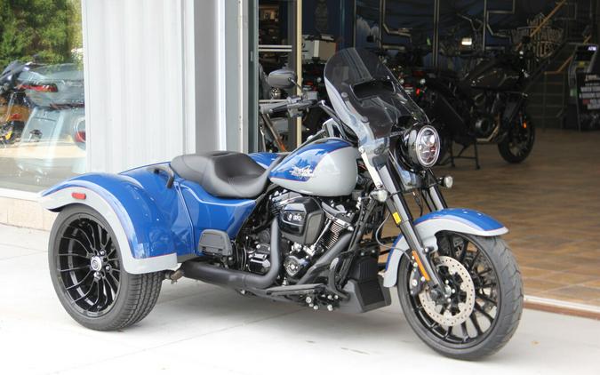 2023 Harley-Davidson Freewheeler Bright Billiard Blue/Billiard Gray – Black