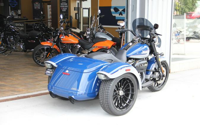 2023 Harley-Davidson Freewheeler Bright Billiard Blue/Billiard Gray – Black
