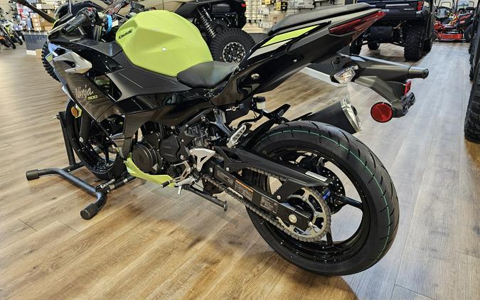 2026 Kawasaki NINJA 500 SE ABS Metallic Yellowish Green/Ebony - 109361