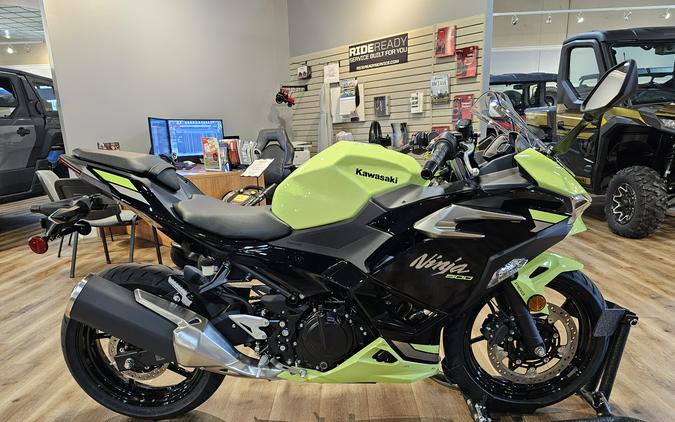 2026 Kawasaki NINJA 500 SE ABS Metallic Yellowish Green/Ebony - 109361