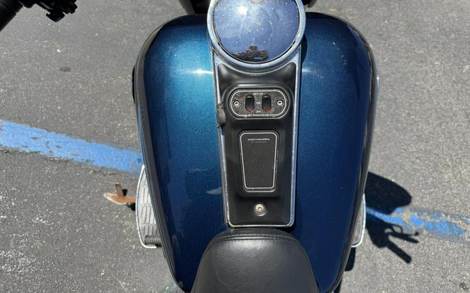 2002 Harley-Davidson® Electra Glide® Ultra Classic® Blue