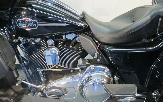 2010 Harley-Davidson® FLHTCUTG - Tri Glide® Ultra Classic®