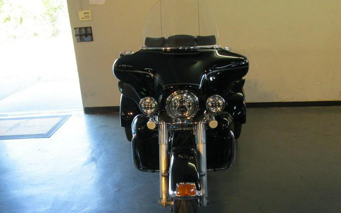 2010 Harley-Davidson® FLHTCUTG - Tri Glide® Ultra Classic®