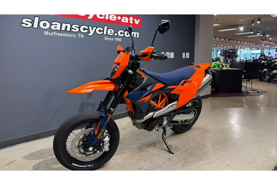 2026 KTM SMC 690 R