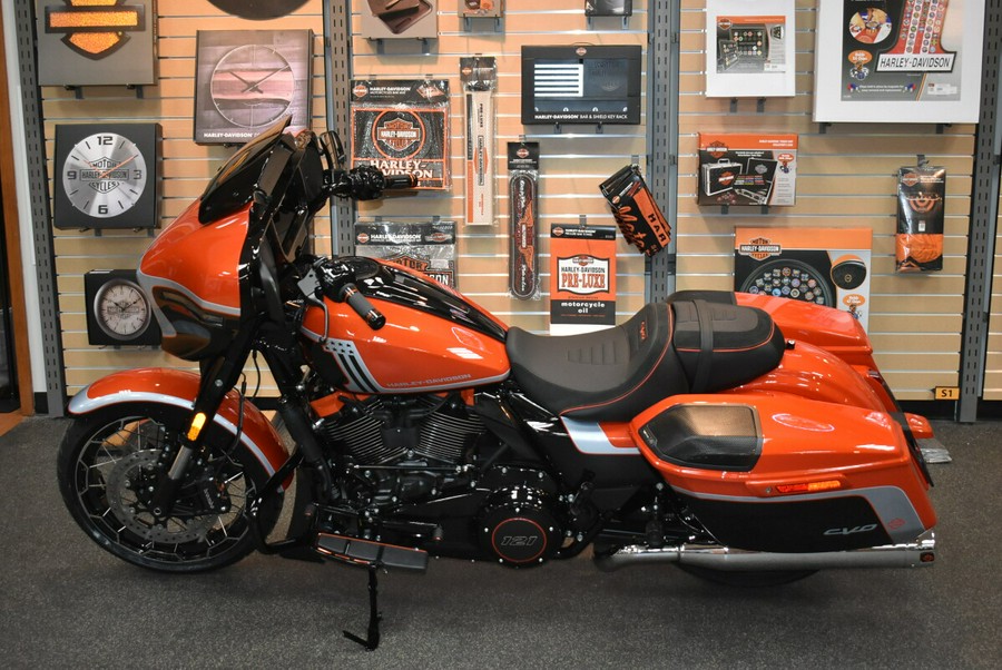 FLHXSE 2024 CVO™ Street Glide®