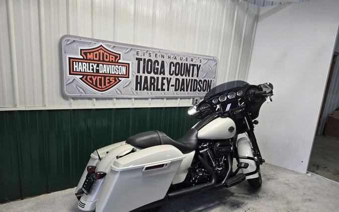 2022 Harley-Davidson® FLHXS - Street Glide® Special