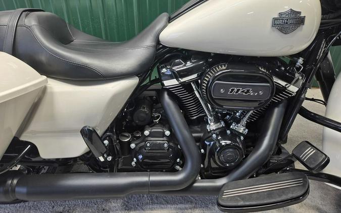 2022 Harley-Davidson® FLHXS - Street Glide® Special