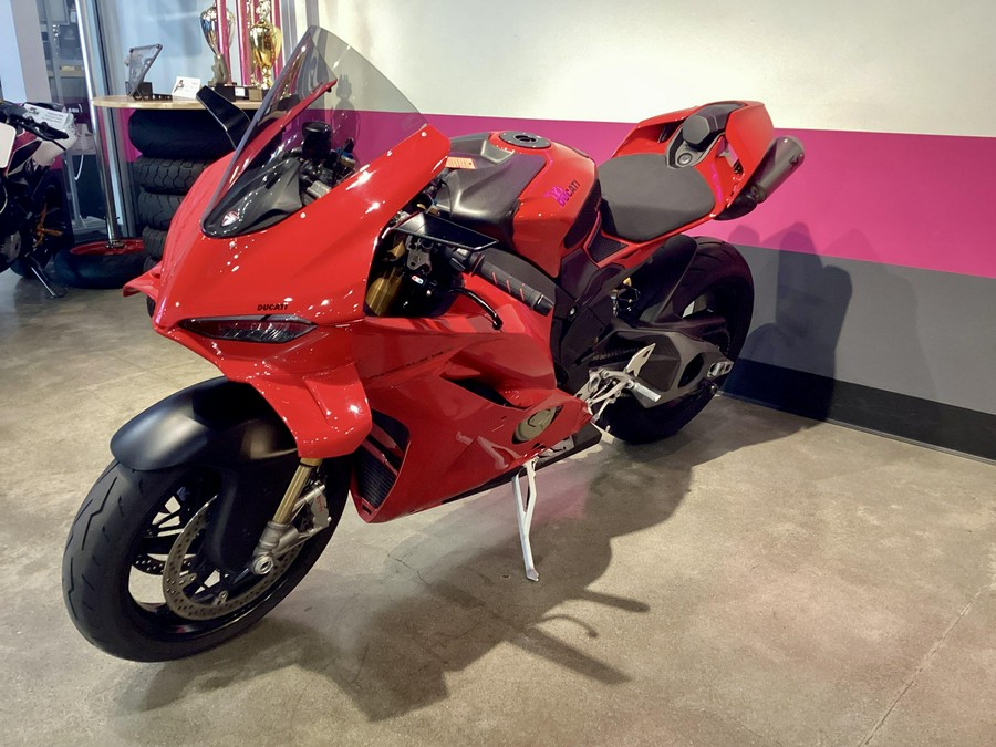 2025 Ducati Panigale V4s