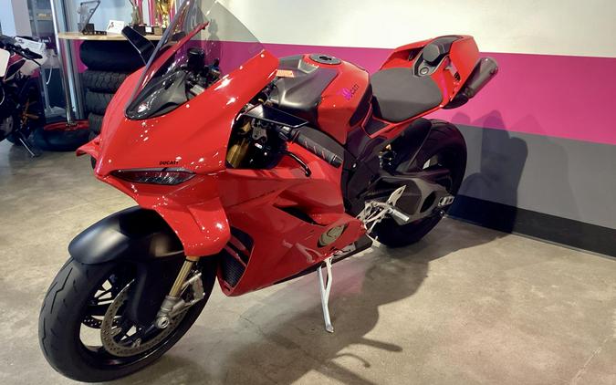 2025 Ducati Panigale V4s