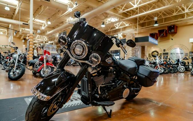 2026 Harley-Davidson Heritage Classic Cruiser FLHC