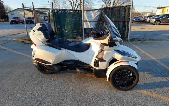 2018 Can-Am™ Spyder RT Base