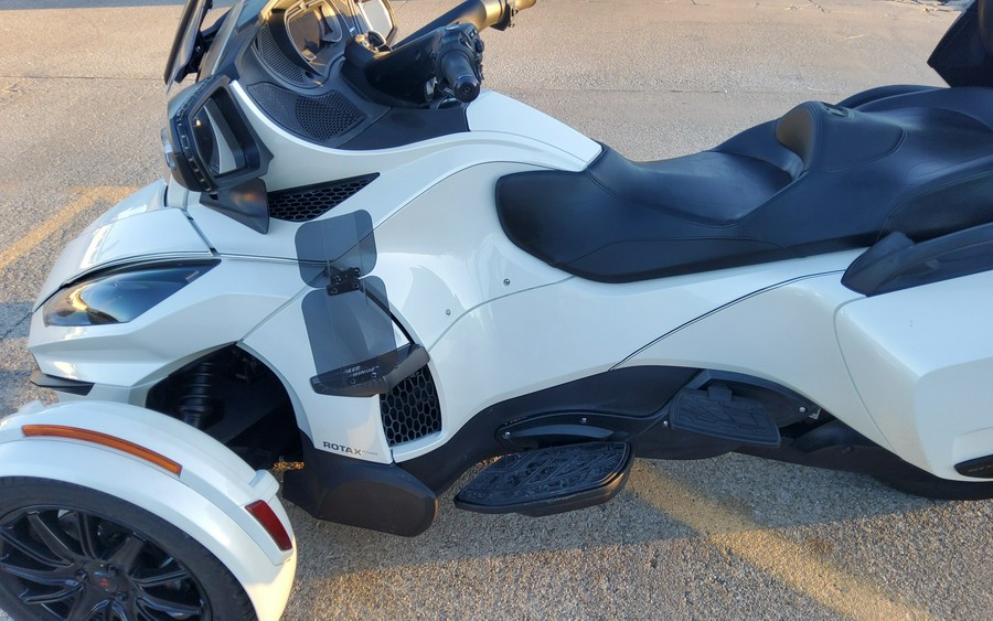 2018 Can-Am™ Spyder RT Base