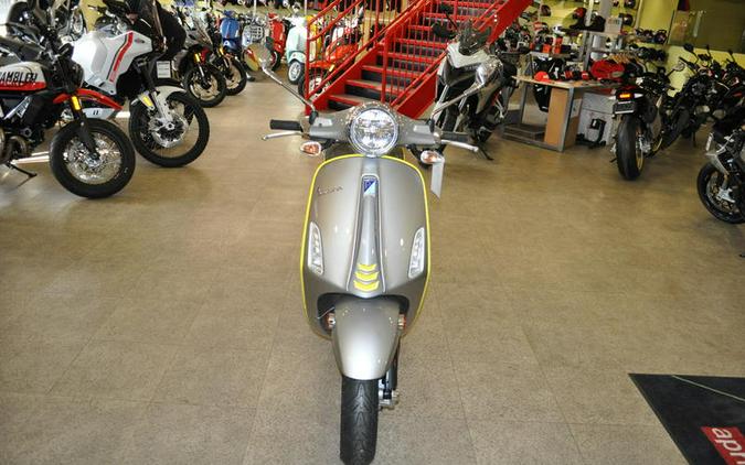 2022 Vespa Elettrica 45 MPH Giallo Lampo