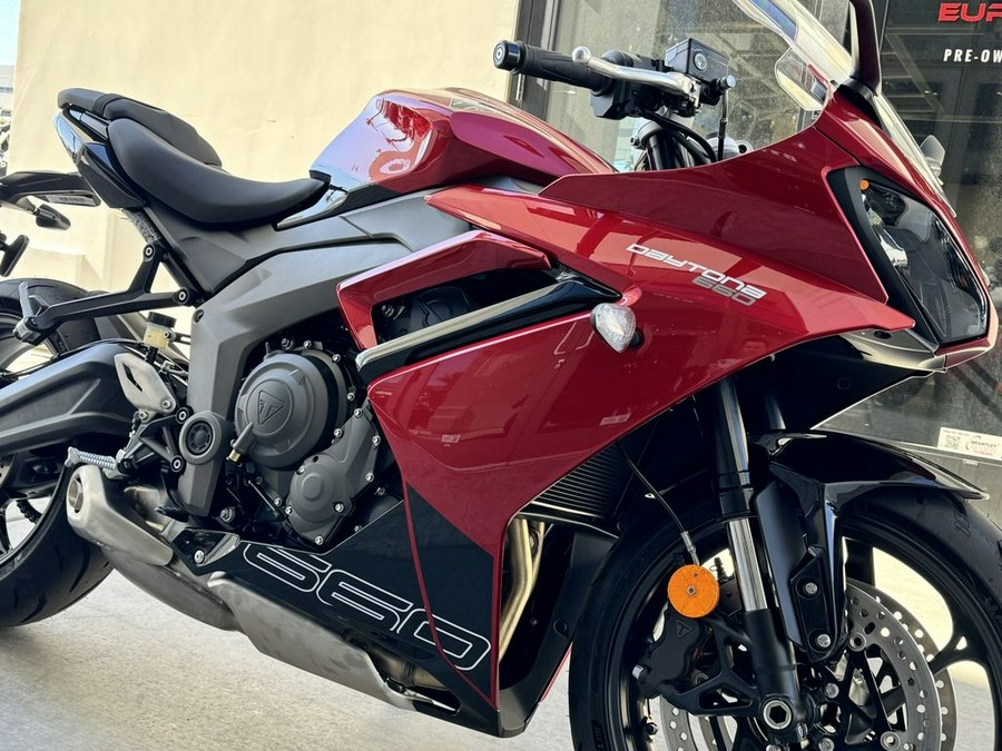 2025 Triumph Daytona 660 Carnival Red/Sapphire Black