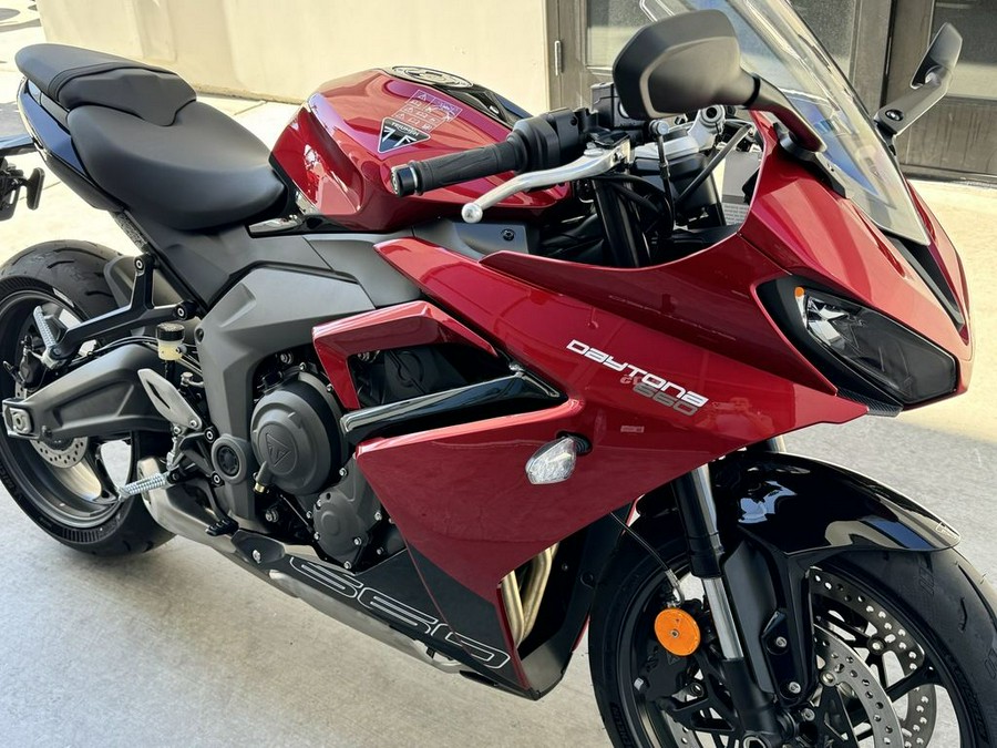 2025 Triumph Daytona 660 Carnival Red/Sapphire Black