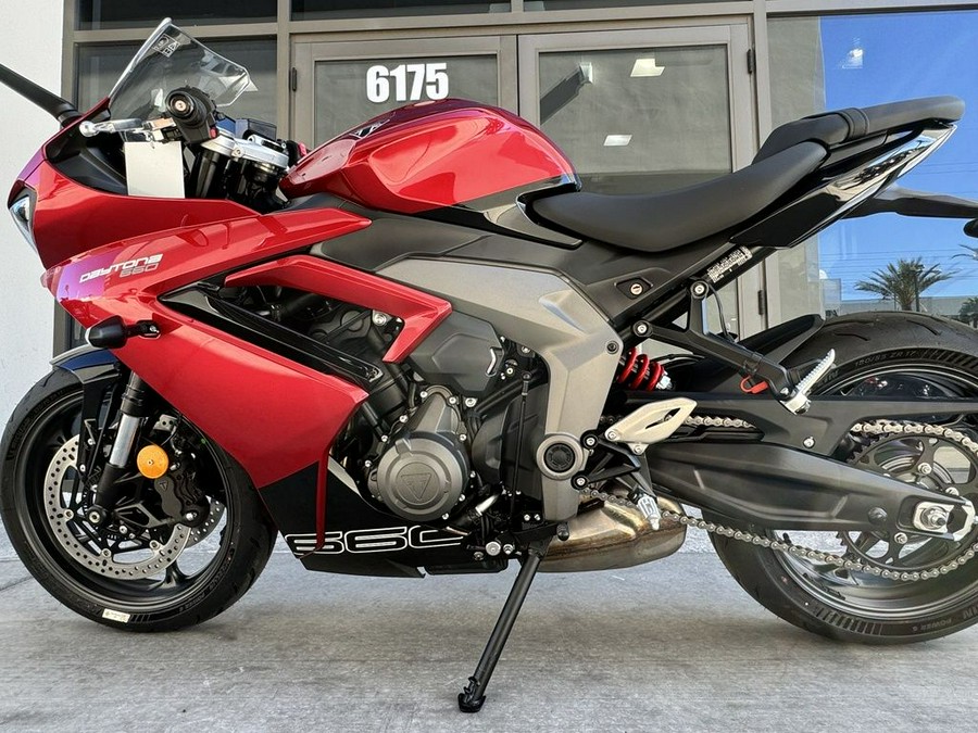 2025 Triumph Daytona 660 Carnival Red/Sapphire Black