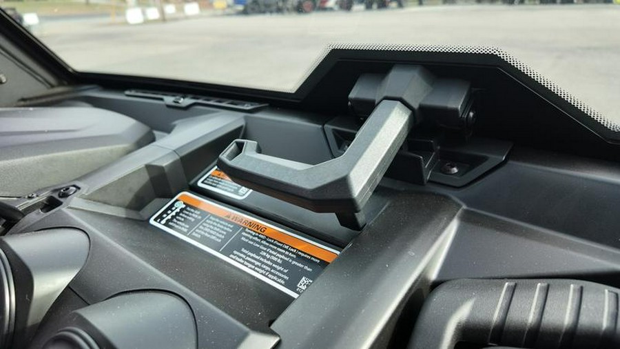 2025 Can-Am® Defender Limited HD10